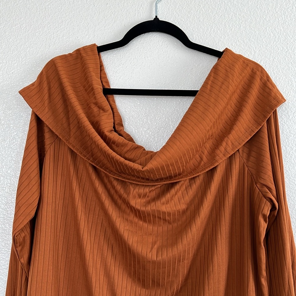 Off-Shoulder Ribbed Long-Sleeve Top - Rust - Picture 4 of 6